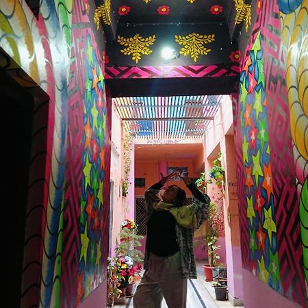 Hostel Monalisa 布什格尔 外观 照片