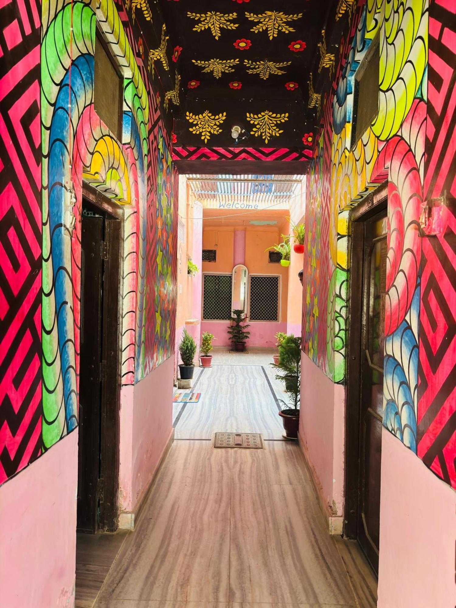 Hostel Monalisa 布什格尔 外观 照片
